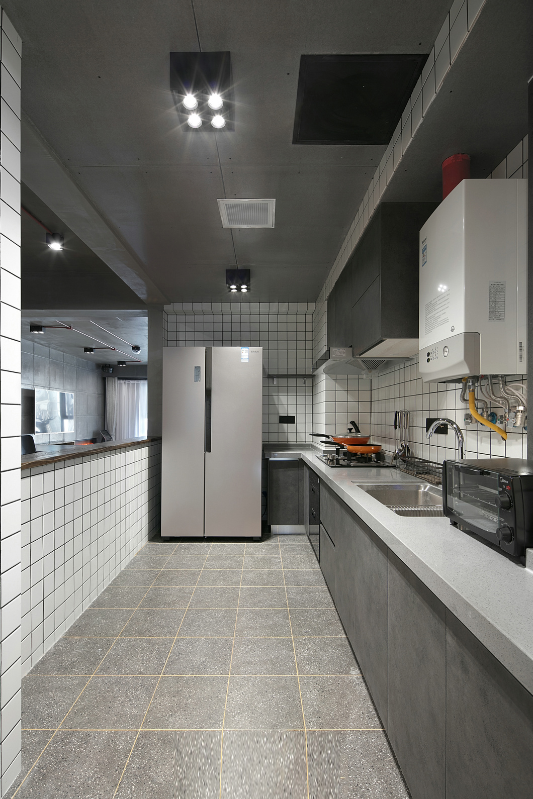 110户型工业风格厨房装修效果图