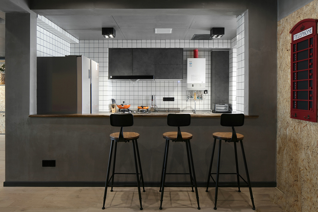 110户型工业风格厨房吧台装修效果图