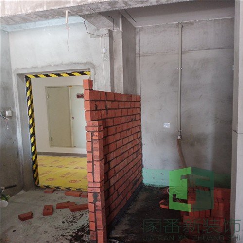 鼓楼区中建龙庭嘉园新房砌墙3